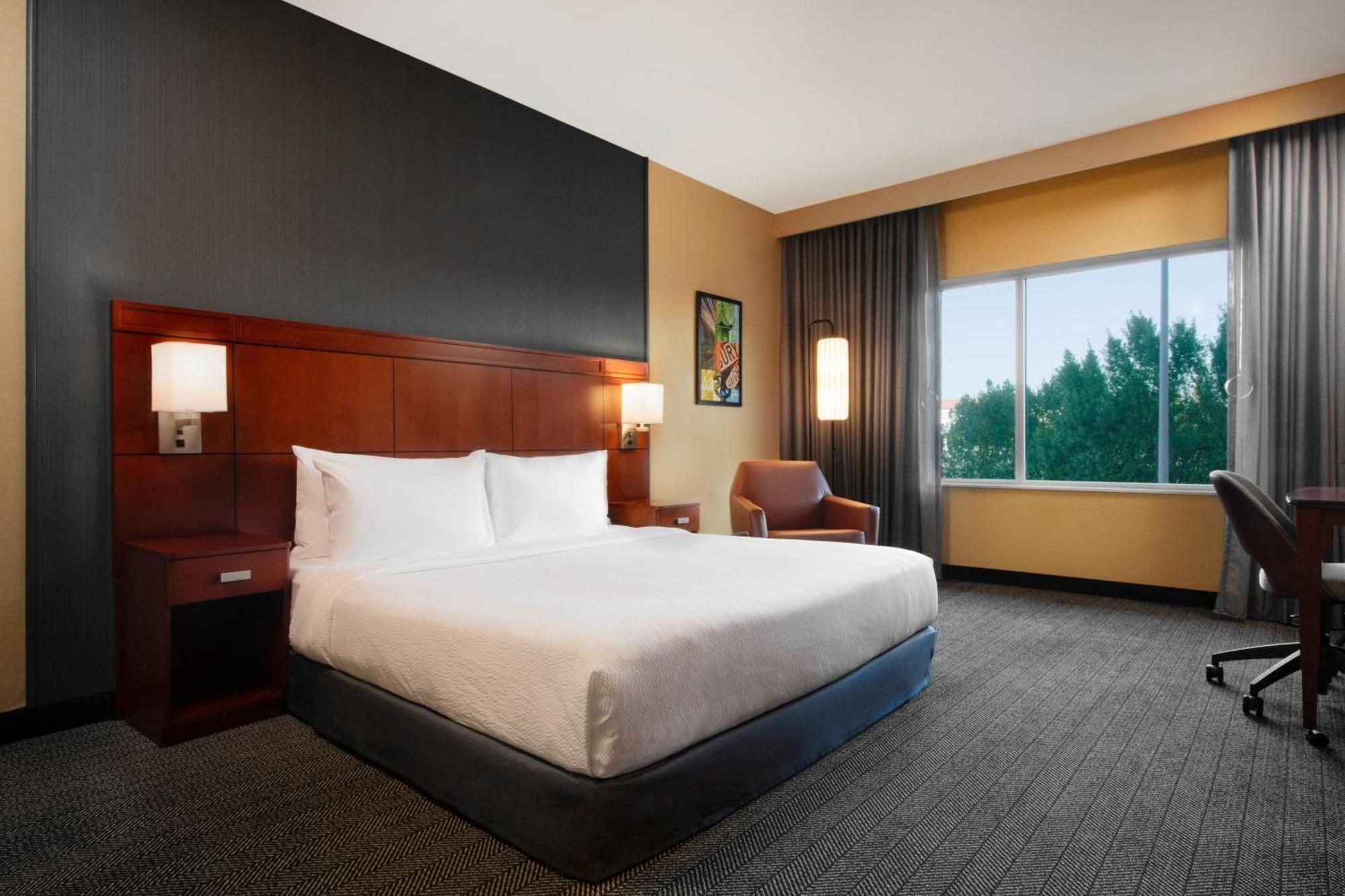 Courtyard By Marriott San Jose North/ Silicon Valley Exterior photo