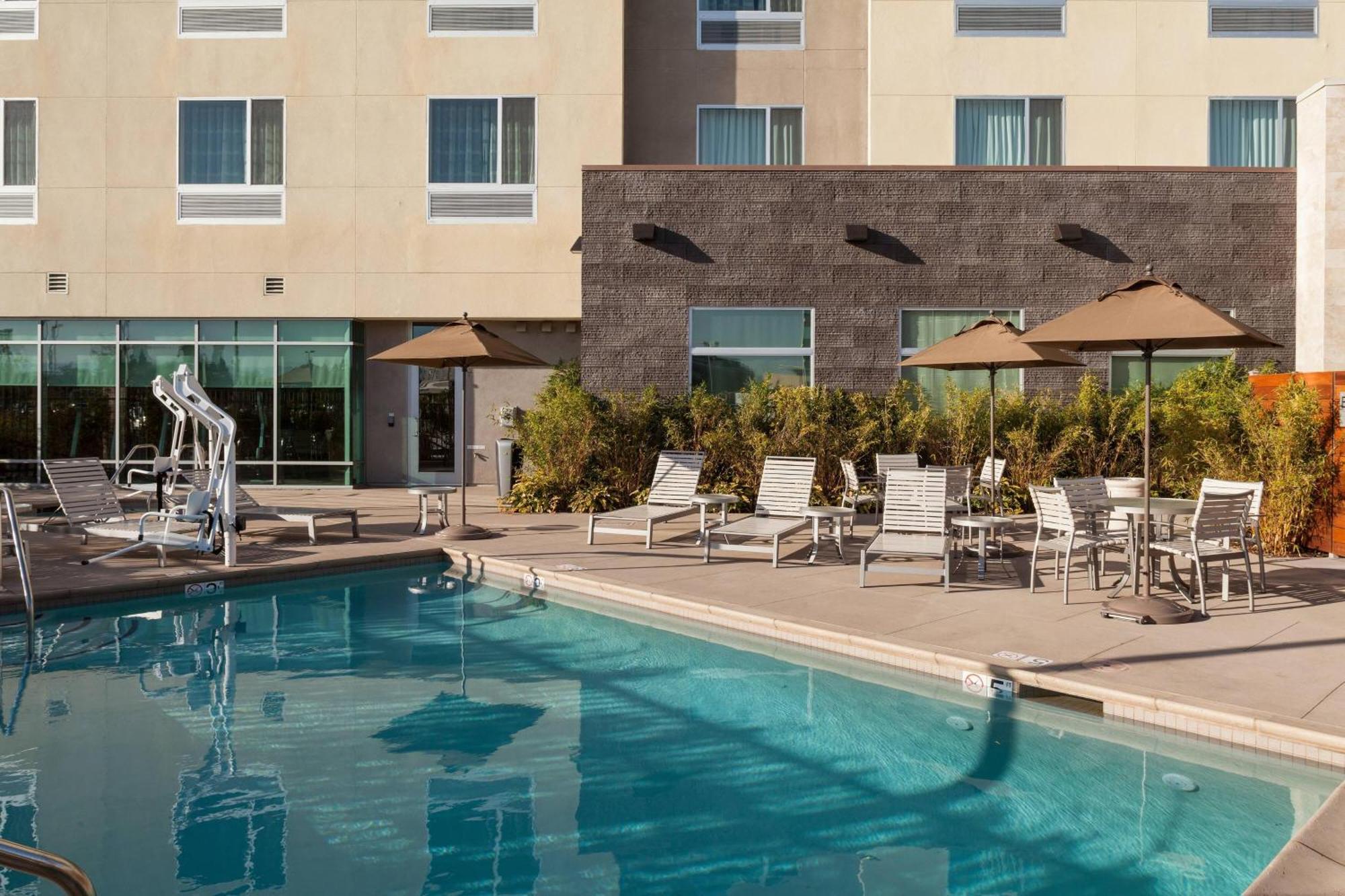 Courtyard By Marriott San Jose North/ Silicon Valley Exterior photo