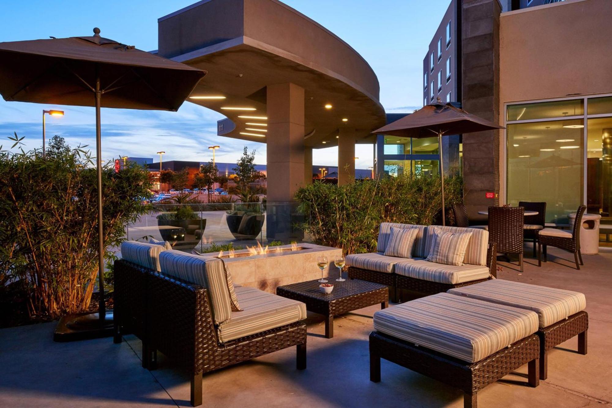 Courtyard By Marriott San Jose North/ Silicon Valley Exterior photo